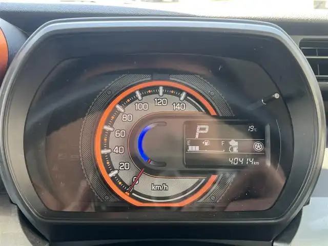 スズキ スペーシア ギア HYBRID XZターボ 秋田県 2019(令1)年 4.1万km ツールグリーンパールメタリック/ガンメタリック2トーンルーフ 社外ナビ/衝突軽減システム/両側パワスラ/ターボ/純正アルミ/LEDヘッドライト/４WD/フルセグ/バックカメラ/スマートキー/アイドリングストップ/クルーズコントロール/レーンキープアシスト/パーキングアシスト/コーナーセンサー/前席シートヒーター/ルーフレール/オートマチックハイビーム/パドルシフト/ステアリングスイッチ/ETC/純正フロアマット/純正ドアバイザー/オートライト/オートエアコン/パワーステアリング/パワーウィンドウ/電動格納ウィンカーミラー/横滑り防止/盗難防止装置/保証書/取扱説明書/記録簿