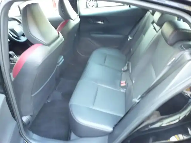 トヨタ プリウス Z 和歌山県 2023(令5)年 0.7万km アティチュードブラックマイカ ワンオーナー/プラグインハイブリッド/純正ディスプレイオーディオ/　BT/TV/AM/FM/USB/Toyota Safety Sense/ ・プリクラッシュセーフティー/ ・レーンディパーチャーアラート/ ・パーキングサポートブレーキ/ ・レーダークルーズコントロール/ ・ブラインドスポットモニタ/全方位カメラ/純正ドライブレコーダー/ビルトインETC【2.0】/前席シートヒーター/前席シートクーラー/LEDヘッドライト/オートライト/オートマチックハイビーム/スペアキー×1/革巻きハンドル/純正19インチアルミ/新車時保証書/ユーザーガイド（取扱説明書はWEBにて）