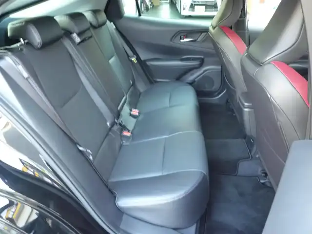 トヨタ プリウス Z 和歌山県 2023(令5)年 0.7万km アティチュードブラックマイカ ワンオーナー/プラグインハイブリッド/純正ディスプレイオーディオ/　BT/TV/AM/FM/USB/Toyota Safety Sense/ ・プリクラッシュセーフティー/ ・レーンディパーチャーアラート/ ・パーキングサポートブレーキ/ ・レーダークルーズコントロール/ ・ブラインドスポットモニタ/全方位カメラ/純正ドライブレコーダー/ビルトインETC【2.0】/前席シートヒーター/前席シートクーラー/LEDヘッドライト/オートライト/オートマチックハイビーム/スペアキー×1/革巻きハンドル/純正19インチアルミ/新車時保証書/ユーザーガイド（取扱説明書はWEBにて）