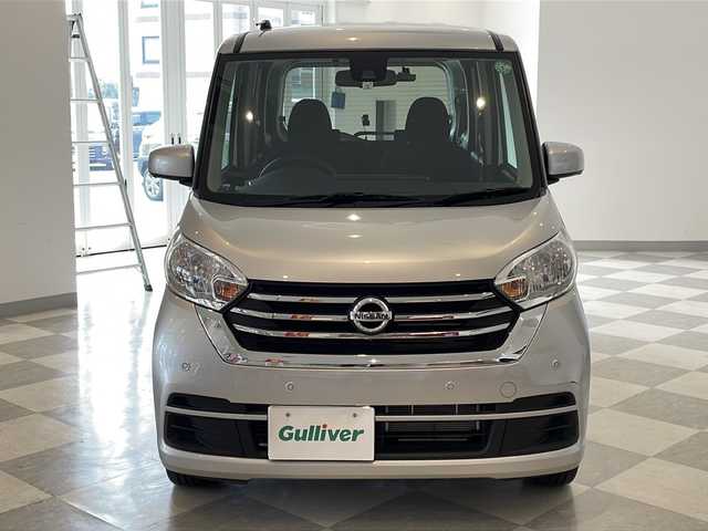 日産 デイズ ルークス X Vセレクション 福井県 2019(平31)年 0.6万km スターリングシルバーM 純正7インチSDナビ/フルセグＴＶ/アラウンドビューモニター/ETC/前後ドライブレコーダー/両側パワースライドドア/純正14インチAW/衝突軽減ブレーキ/盗難防止装置/ステアリングスイッチ/スマートキー/プッシュスタート/純正フロアマット/アイドリングストップ/横滑り防止機能/電動格納ミラー/純正ドアバイザー/取扱説明書（車両＆ナビ）/スマートスペアキー