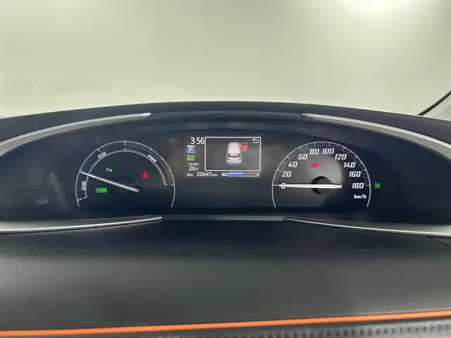 トヨタ シエンタ ハイブリッド G クエロ 佐賀県 2019(平31)年 2.1万km ホワイトパールクリスタルシャイン ワンオーナー/ディーラーOP純正9インチナビ/CD/DVD/Bluetooth/HDMI/フルセグTV/パノラミックビューモニター/ハーフレザーシート/シートヒーター＜運転席/助手席＞/ステアリングヒーター/Toyota Safety Sense /・プリクラッシュセーフティシステム/（レーザーレーダー＋単眼カメラ方式）/・レーンディパーチャーアラート/・オートマチックハイビーム/クリアランスソナー/ステアリングスイッチ/ナビ連動ドライブレコーダー/USB充電ポート/ビルドインETC/スマートキー/スペアキー/純正16インチアルミホイール