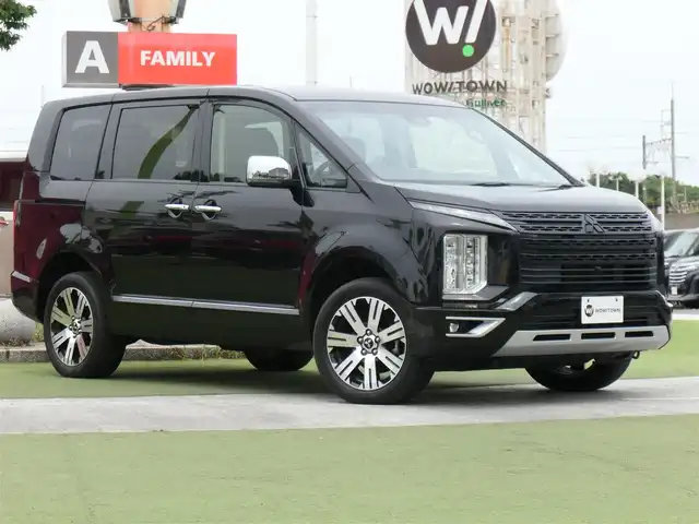 三菱 デリカＤ：５ P 千葉県 2023(令5)年 3.5万km アメジストブラック e-Assist/・衝突被害軽減ブレーキシステム（FCM）/・車線逸脱警報システム（LDW）/・誤発進抑制機能（前進＆後退時）（UMS）/・レーダークルーズコントロールシステム（ACC）/・オートマチックハイビーム[AHB]/エレクトリックテールゲート/両側パワースライドドア/運転席パワーシート/前席シートヒーター/社外メモリーナビ/地デジTV/【DVD/CD再生機能　Bluetooth接続】/マルチアラウンドモニター/革巻きステアリング/ステアリングヒーター/ステアリングスイッチ/パドルシフト/ETC/LEDヘッドライト/純正18インチアルミホイル/サイド/カーテン/ニーエアバッグ/キーレスオペレーションシステム