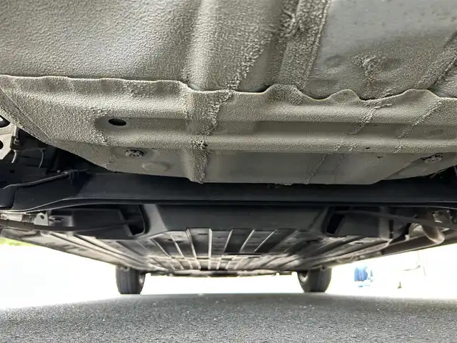 ホンダ フィット 13G L ホンダセンシング 福島県 2018(平30)年 8.3万km プラチナホワイトパール 登録時走行距離：８３/０７５ｋｍ/ワンオーナー/純正SDナビ/（FM/AM/CD/DVD/BT接続）/ETC/クルーズコントロール/電格ミラー/LEDヘッドライト/フォグランプ/純正フロアマット/社外AW/横滑り防止装置/衝突被害軽減ブレーキ/保証書/取扱説明書