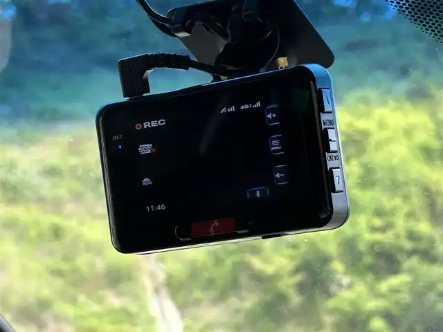 ホンダ フィット 13G L ホンダセンシング 福島県 2018(平30)年 8.3万km プラチナホワイトパール 登録時走行距離：８３/０７５ｋｍ/ワンオーナー/純正SDナビ/（FM/AM/CD/DVD/BT接続）/ETC/クルーズコントロール/電格ミラー/LEDヘッドライト/フォグランプ/純正フロアマット/社外AW/横滑り防止装置/衝突被害軽減ブレーキ/保証書/取扱説明書