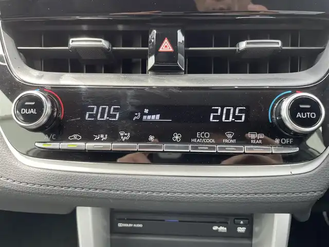 トヨタ カローラ クロス ハイブリッド Z 熊本県 2023(令5)年 3.3万km プラチナホワイトパールマイカ 純正ディスプレ吉フルセグTV/・ナビキット/・全方位カメラ/モデリスタエアロ/パノラマルーフ/トヨタセーフティセンス/・プリクラッシュセーフティ/・レーントレーシングアシスト/・ブラインドスポットモニター/・クリアランスソナー/・パーキングサポートブレーキ/・ロードサインアシスト/・オートマチックハイビーム/レーダークルーズコントロール/革巻きステアリング/・ステアリングリモコン/・ステアリングヒーター/ハーフレザーシート/・Ｄ／Ｎシートヒーター/・D席パワーシート/パワーバックドア/ビルトインＥＴＣ２．０/オートライト/LEDヘッドライト/フォグランプ/ヘッドライトレベライザー/電動パーキング/オートホールド/スマートキー/スペアキー/プッシュスタート