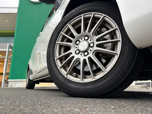 トヨタ シエンタ ハイブリッド G 宮城県 2016(平28)年 6万km ホワイトパールクリスタルシャイン シートヒーター/＝＝＝/純正ナビ（NSZT-W64T）/・CD/DVD/・Bluetooth/・フルセグTV/バックカメラ/ビルトインETC/ドライブレコーダー/両側パワースライドドア/革巻きステアリング/ステアリングスイッチ/電動格納ミラー/社外15インチAW/純正フロアマット/純正ドアバイザー/Wエアバッグ