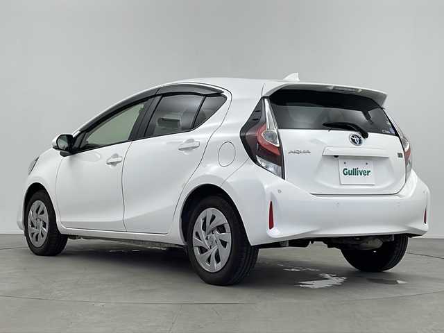 トヨタ アクア 鹿児島県 2020(令2)年 3.4万km スーパーホワイトⅡ 純正ＳＤナビ/（フルセグ/Ｂｌｕｅｔｏｏｔｈ/CD/DVD/SD)　/クルーズコントロール　/全方位モニター　/前後ドライブレコーダー　/オートマチックハイビーム　/ドアバイザー　/ビルドインＥＴＣ２．０　/コーナーセンサー　/フロアマット/オートライト/スペアキー1本/取扱説明書
