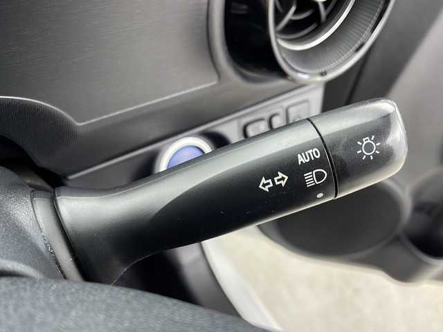 トヨタ アクア 鹿児島県 2020(令2)年 3.4万km スーパーホワイトⅡ 純正ＳＤナビ/（フルセグ/Ｂｌｕｅｔｏｏｔｈ/CD/DVD/SD)　/クルーズコントロール　/全方位モニター　/前後ドライブレコーダー　/オートマチックハイビーム　/ドアバイザー　/ビルドインＥＴＣ２．０　/コーナーセンサー　/フロアマット/オートライト/スペアキー1本/取扱説明書