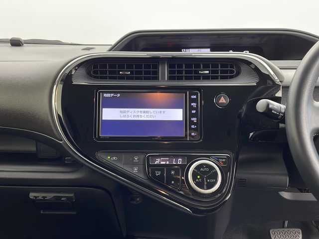 トヨタ アクア 鹿児島県 2020(令2)年 3.4万km スーパーホワイトⅡ 純正ＳＤナビ/（フルセグ/Ｂｌｕｅｔｏｏｔｈ/CD/DVD/SD)　/クルーズコントロール　/全方位モニター　/前後ドライブレコーダー　/オートマチックハイビーム　/ドアバイザー　/ビルドインＥＴＣ２．０　/コーナーセンサー　/フロアマット/オートライト/スペアキー1本/取扱説明書