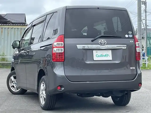 トヨタ ノア X 道央・札幌 2011(平23)年 12.5万km グレーメタリック ４WD/ワンオーナー/寒冷地仕様/純正ディーラーOPナビ/CD/SD/AUX/ワンセグ/バックカメラ/ビルトインETC/ドライブレコーダー/ECOMODE/ワイパーデアイサー/センターデフロック/片側パワースライドドア/MTモード付AT/リモコンキー/ハロゲンヘッドライト/フォグランプ/ヘッドライトレベライザー/電動格納ミラー/ウィンカーミラー/純正フロアマット/ドアバイザー/スペアキー/純正エンジンスターター