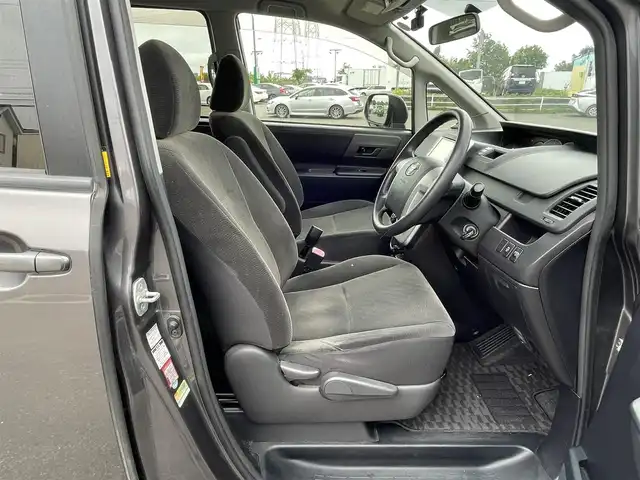 トヨタ ノア X 道央・札幌 2011(平23)年 12.5万km グレーメタリック ４WD/ワンオーナー/寒冷地仕様/純正ディーラーOPナビ/CD/SD/AUX/ワンセグ/バックカメラ/ビルトインETC/ドライブレコーダー/ECOMODE/ワイパーデアイサー/センターデフロック/片側パワースライドドア/MTモード付AT/リモコンキー/ハロゲンヘッドライト/フォグランプ/ヘッドライトレベライザー/電動格納ミラー/ウィンカーミラー/純正フロアマット/ドアバイザー/スペアキー/純正エンジンスターター