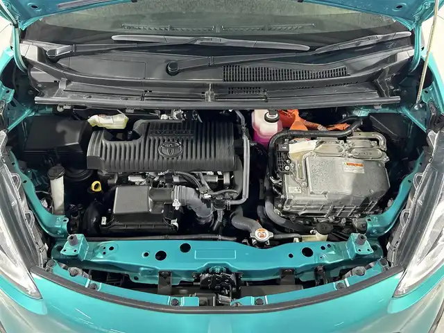トヨタ シエンタ ハイブリッド ファンベースG クエロ 佐賀県 2020(令2)年 8.6万km ブラックマイカ/ラディアントグリーンメタリック 2トーン 社外SDナビ/フルセグTV/Bluetooth/CD/DVD/バックカメラ/ETC/前方ドライブレコーダー/両側パワースライドドア/クルーズコントロール/コーナーセンサー/フロントエアロパーツ（TRD）/純正フロアマット/純正16インチアルミホイール