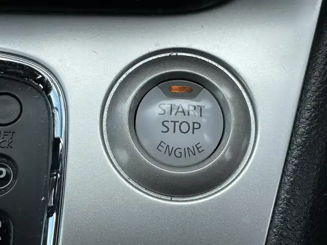 日産 セレナ 20X 滋賀県 2011(平23)年 6.6万km ブリリアントホワイトパール 禁煙車/純正ナビ/（AM/FM/CD/DVD/ワンセグTV/SD）/両側パワースライドドア/クルーズコントロール/前後ドライブレコーダー/後席フリップダウンモニター/プッシュスタート/ETC/スマートキー/スペアキー