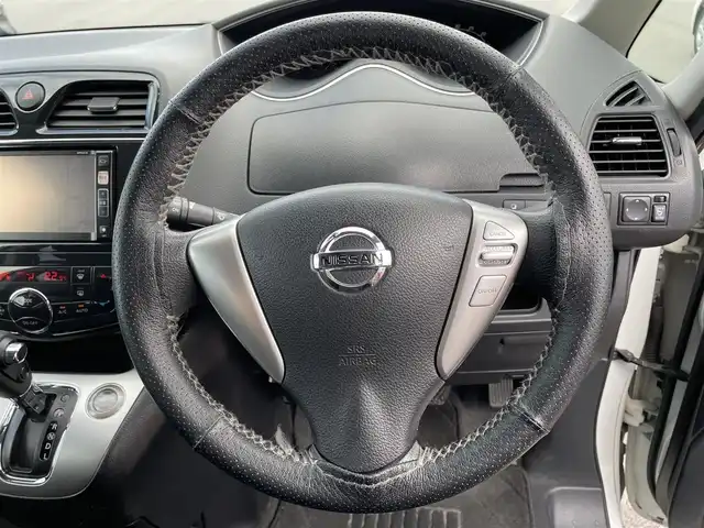 日産 セレナ 20X 滋賀県 2011(平23)年 6.6万km ブリリアントホワイトパール 禁煙車/純正ナビ/（AM/FM/CD/DVD/ワンセグTV/SD）/両側パワースライドドア/クルーズコントロール/前後ドライブレコーダー/後席フリップダウンモニター/プッシュスタート/ETC/スマートキー/スペアキー