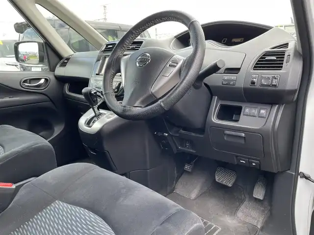 日産 セレナ 20X 滋賀県 2011(平23)年 6.6万km ブリリアントホワイトパール 禁煙車/純正ナビ/（AM/FM/CD/DVD/ワンセグTV/SD）/両側パワースライドドア/クルーズコントロール/前後ドライブレコーダー/後席フリップダウンモニター/プッシュスタート/ETC/スマートキー/スペアキー