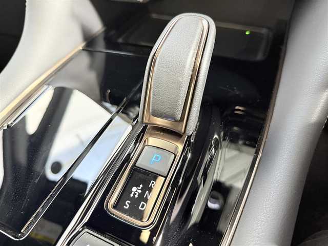 トヨタ ヴェルファイア ハイブリット Z プレミア 大阪府 2023(令5)年 1万km プラチナホワイトパールマイカ トヨタチームメイト　アドバンストパーク　左右独立ムーンルーフ　黒革シート　純正ナビＴＶ　３６０カメラ　デジタルインナーミラー　衝突軽減　レーダーＣ　ＢＳＭ　クリアランスソナー　置くだけ充電　ＨＵＤ