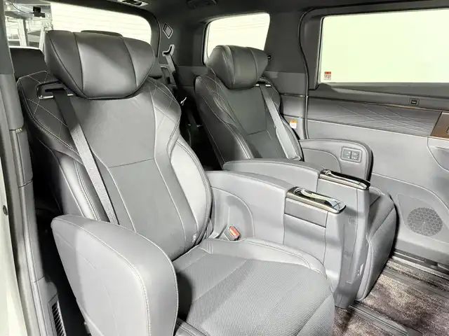 トヨタ ヴェルファイア ハイブリット Z プレミア 大阪府 2023(令5)年 1万km プラチナホワイトパールマイカ トヨタチームメイト　アドバンストパーク　左右独立ムーンルーフ　黒革シート　純正ナビＴＶ　３６０カメラ　デジタルインナーミラー　衝突軽減　レーダーＣ　ＢＳＭ　クリアランスソナー　置くだけ充電　ＨＵＤ