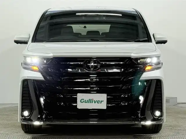トヨタ ヴェルファイア ハイブリット Z プレミア 大阪府 2023(令5)年 1万km プラチナホワイトパールマイカ トヨタチームメイト　アドバンストパーク　左右独立ムーンルーフ　黒革シート　純正ナビＴＶ　３６０カメラ　デジタルインナーミラー　衝突軽減　レーダーＣ　ＢＳＭ　クリアランスソナー　置くだけ充電　ＨＵＤ