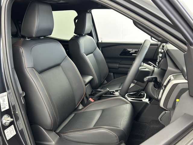 三菱 トライトン GSR 岐阜県 2024(令6)年 0.6万km ガンＭ 純正ナビ9インチナビゲーション/AM/FM/TV/USB1/USB2/Bluetooth /Apple CarPlay/AndoroidAuto/革巻きステアリング/ステアリングヒーター/レザーシート/シートヒーター（D/N席）/パワーシート（D席）/LEDヘッドライト（光軸調整機構付）/電動格納式ヒーテッドドアミラー/ルーフレール/7インチカラー液晶メーター/左右独立温度コントロール式フルオートエアコン］/スーパーセレクト4WD-II/アクティブヨーコントロール［AYC］/アクティブスタビリティ＆トラクションコントロール［ASTC］/アクティブLSD（ブレーキ制御タイプ）/トレーラースタビリティアシスト［TSA］/e-Assist（運転支援機能)/衝突被害軽減ブレーキシステム［FCM］（歩行者・自転車運転者検知付）/踏み間違い衝突防止アシスト［EAPM］/車線逸脱警報システム［LDW］＆車線逸脱防止支援機能［LDP］/後側方車両検知警報システム（レーンチェンジアシスト機能付）［BSW/LCA］/標識認識システム［TSR］オートマチックハイビーム［AHB］/後退時交差車両検知警報システム［RCTA］/レーダークルーズコントロールシステム［ACC］/ふらつき警報［DAA］