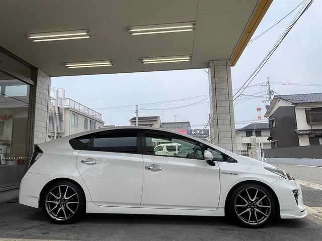 トヨタ プリウス S ツーリングセレ G’s 愛知県 2014(平26)年 6.2万km ホワイトパールクリスタルシャイン /当店買取/禁煙///純正ナビNSZT-W62G//バックカメラ//CD/DVD/SD/フルセグTV/Bluetooth//LEDBEAM/HID/Aライト//専用18アルミ/専用革巻きステア/専用エアロ//社外Fリップスポイラー//SRSカーテンエアバック//社外シートカバー//保証書/取説/ナビ取説