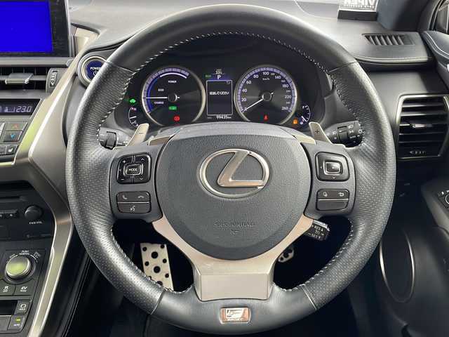レクサス ＮＸ 300h Fスポーツ 京都府 2014(平26)年 10万km ブラック ３眼ＬＥＤライト　/フォグランプ/ウィンカーミラー/サンルーフ　/サイドカメラ　/バックカメラ　/ナノイー　/ステアリングヒーター　/シートヒーター＆ベンチレーター　　/純正SDナビ7インチ/ブルーレイ再生可能/Ｂｌｕｅｔｏｏｔｈ接続/クリアランスソナー　/クルーズコントロール/ブレーキホールド/パドルシフト/スマートキー/ワンセグTV/電動リアゲート/禁煙車
