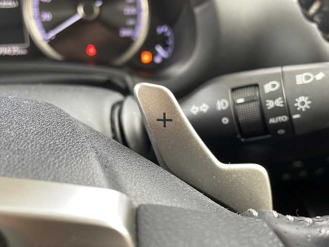 レクサス ＮＸ 300h Fスポーツ 京都府 2014(平26)年 10万km ブラック ３眼ＬＥＤライト　/フォグランプ/ウィンカーミラー/サンルーフ　/サイドカメラ　/バックカメラ　/ナノイー　/ステアリングヒーター　/シートヒーター＆ベンチレーター　　/純正SDナビ7インチ/ブルーレイ再生可能/Ｂｌｕｅｔｏｏｔｈ接続/クリアランスソナー　/クルーズコントロール/ブレーキホールド/パドルシフト/スマートキー/ワンセグTV/電動リアゲート/禁煙車