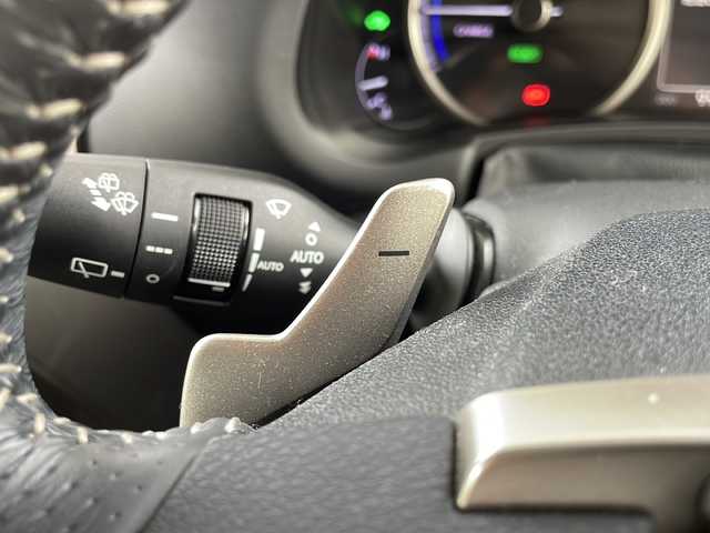 レクサス ＮＸ 300h Fスポーツ 京都府 2014(平26)年 10万km ブラック ３眼ＬＥＤライト　/フォグランプ/ウィンカーミラー/サンルーフ　/サイドカメラ　/バックカメラ　/ナノイー　/ステアリングヒーター　/シートヒーター＆ベンチレーター　　/純正SDナビ7インチ/ブルーレイ再生可能/Ｂｌｕｅｔｏｏｔｈ接続/クリアランスソナー　/クルーズコントロール/ブレーキホールド/パドルシフト/スマートキー/ワンセグTV/電動リアゲート/禁煙車