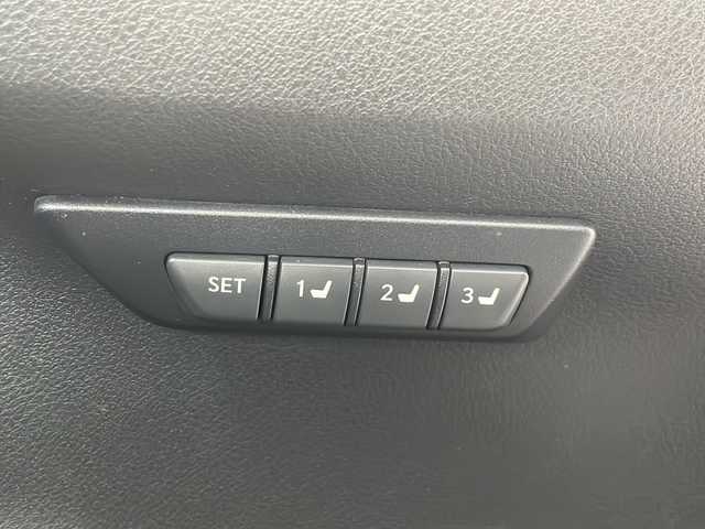 レクサス ＮＸ 300h Fスポーツ 京都府 2014(平26)年 10万km ブラック ３眼ＬＥＤライト　/フォグランプ/ウィンカーミラー/サンルーフ　/サイドカメラ　/バックカメラ　/ナノイー　/ステアリングヒーター　/シートヒーター＆ベンチレーター　　/純正SDナビ7インチ/ブルーレイ再生可能/Ｂｌｕｅｔｏｏｔｈ接続/クリアランスソナー　/クルーズコントロール/ブレーキホールド/パドルシフト/スマートキー/ワンセグTV/電動リアゲート/禁煙車