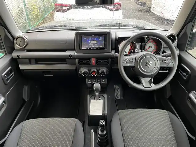 スズキ ジムニー XC 東京都 2025(令7)年 0.1万km ジャングルグリーン 社外メモリナビ＆フルセグ/・BluetoothAudio　/・CD/SD/DVD/AM/FM/ＬＥＤヘッドランプ　/クルーズコントロール　/セーフティサポート　/・デュアルカメラブレーキサポート　/・誤発進抑制機能　/・車線逸脱警報　/・ふらつき警報　/・先行車発進お知らせ機能　/・アイドリングストップ/純正フロアマット/プッシュエンジンスタート/スマートキー/電動格納ミラー/Wエアバック＆ABS/保証書＆取説