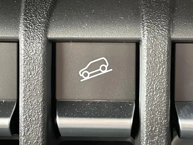 スズキ ジムニー XC 東京都 2025(令7)年 0.1万km ジャングルグリーン 社外メモリナビ＆フルセグ/・BluetoothAudio　/・CD/SD/DVD/AM/FM/ＬＥＤヘッドランプ　/クルーズコントロール　/セーフティサポート　/・デュアルカメラブレーキサポート　/・誤発進抑制機能　/・車線逸脱警報　/・ふらつき警報　/・先行車発進お知らせ機能　/・アイドリングストップ/純正フロアマット/プッシュエンジンスタート/スマートキー/電動格納ミラー/Wエアバック＆ABS/保証書＆取説