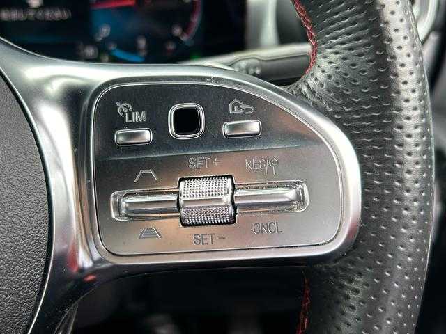メルセデス・ベンツ ＣＬＡ２００ｄ Sブレーク AMGライン 埼玉県 2021(令3)年 3.7万km コスモスブラック サンルーフ/レザーエクスクルーシブＰＫＧ/赤黒革シート/アドバンスドＰＫＧ/レーダーセーフティＰＫＧ/純正HDDナビ/(Bluetooth/USB/フルセグ)/３６０度カメラ/アンビエントライト/ＨＵＤ/パワーシート/シートヒーター/パワーバックドア