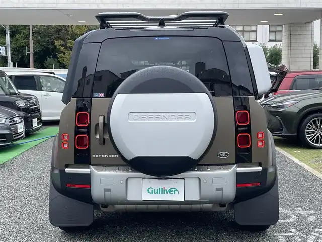 ランドローバー ランドローバー ディフェンダー 110SE 兵庫県 2021(令3)年 1.2万km ベージュ /ワンオーナー//カラー ゴンドワナストーン（1DK）//内装エイコーン/ルナ//EXPRORER PACK（UP GLADE）/ エクステリアサイドマウントギアキャリア/ エクスペディションルーフラック/ レイズドエアインテーク/ フロントエクスペディションプロテクションシステム/ フィックスドサイドステップ/ デプロイアブルルーフラダー//URBAN PACK/ フットペダル（ブライトメタル）/ スペアホイールカバー/ ブライトリアスカッフプレート/OP:/ サテンプロテクションフィルム/ スライディングパノラミックルーフ/ フロント/リヤクラシックマッドフラップ/ フルハイトラゲッジスペースパーテーション/ インテグレーテッドエアコンプレッサー/ アクティビティキー//エアサスペンション//純正ナビ//Bluetooth/Apple Car Play//MERIDIANスピーカー//3Dサラウンドカメラ（360度モニター）//ClearSightインテリアリアビューミラー//エマージェンシーブレーキ//レーンキープ//ドライバーコンディションモニター//パーキングエイド//リヤトラフィックモニター//ブラインドスポットアシスト//ACC//オートハイビームアシスト//R4/5/6/7ディーラー点検記録