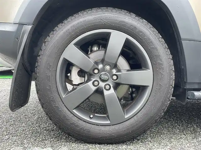ランドローバー ランドローバー ディフェンダー 110SE 兵庫県 2021(令3)年 1.2万km ベージュ /ワンオーナー//カラー ゴンドワナストーン（1DK）//内装エイコーン/ルナ//EXPRORER PACK（UP GLADE）/ エクステリアサイドマウントギアキャリア/ エクスペディションルーフラック/ レイズドエアインテーク/ フロントエクスペディションプロテクションシステム/ フィックスドサイドステップ/ デプロイアブルルーフラダー//URBAN PACK/ フットペダル（ブライトメタル）/ スペアホイールカバー/ ブライトリアスカッフプレート/OP:/ サテンプロテクションフィルム/ スライディングパノラミックルーフ/ フロント/リヤクラシックマッドフラップ/ フルハイトラゲッジスペースパーテーション/ インテグレーテッドエアコンプレッサー/ アクティビティキー//エアサスペンション//純正ナビ//Bluetooth/Apple Car Play//MERIDIANスピーカー//3Dサラウンドカメラ（360度モニター）//ClearSightインテリアリアビューミラー//エマージェンシーブレーキ//レーンキープ//ドライバーコンディションモニター//パーキングエイド//リヤトラフィックモニター//ブラインドスポットアシスト//ACC//オートハイビームアシスト//R4/5/6/7ディーラー点検記録