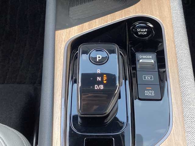 日産 オーラ G レザーエディション 佐賀県 2023(令5)年 2.7万km パール BOSEパーソナルプラスサウンド/純正9インチナビ/アラウンドビューモニター/プロパイロット/エマージェンシーブレーキ/LDW/オートハイビーム/電動パーキングブレーキ/スマートルームミラー/ホワイトレザーシート/置くだけ充電/ドライブレコーダー/ステアリングリモコン/プッシュスタート/スマートキー/LEDヘッドライト/純正アルミホイール