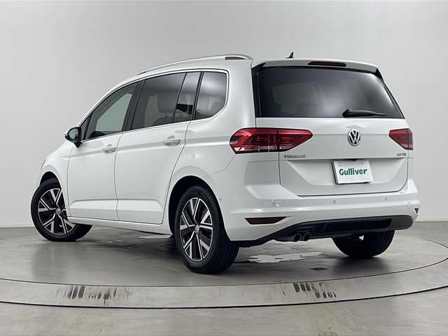 フォルクスワーゲン ゴルフ トゥーラン TDI ハイライン 埼玉県 2020(令2)年 4.4万km ピュアホワイト 純正ナビ/　AM/FM/CD/DVD/BT/フルセグTV/バックカメラ/レーダークルーズコントロール/ETC2.0/シートヒーター/電動リアゲート/ブレードホールド/電子パーキング/衝突軽減システム/レーンキープアシスト/パドルシフト/コーナーセンサー/LEDヘッドライト/フォグランプ/純正フロアマット/純正アルミホイール/ロールサンシェード