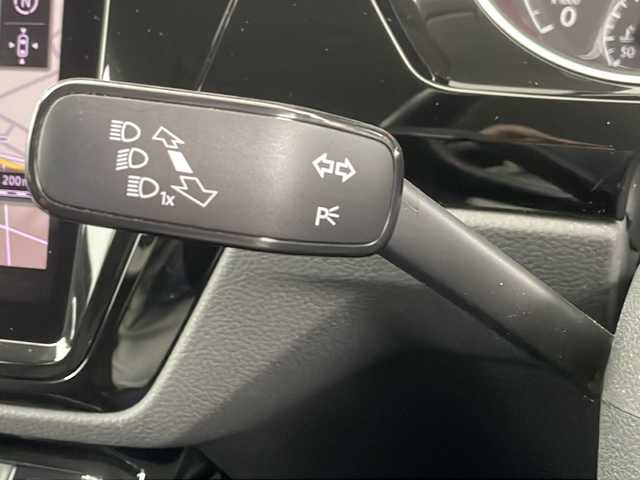 フォルクスワーゲン ゴルフ トゥーラン TDI ハイライン 埼玉県 2020(令2)年 4.4万km ピュアホワイト 純正ナビ/　AM/FM/CD/DVD/BT/フルセグTV/バックカメラ/レーダークルーズコントロール/ETC2.0/シートヒーター/電動リアゲート/ブレードホールド/電子パーキング/衝突軽減システム/レーンキープアシスト/パドルシフト/コーナーセンサー/LEDヘッドライト/フォグランプ/純正フロアマット/純正アルミホイール/ロールサンシェード