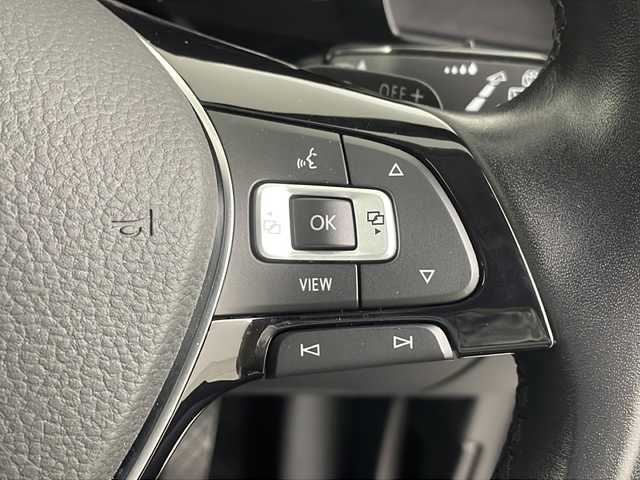 フォルクスワーゲン ゴルフ トゥーラン TDI ハイライン 埼玉県 2020(令2)年 4.4万km ピュアホワイト 純正ナビ/　AM/FM/CD/DVD/BT/フルセグTV/バックカメラ/レーダークルーズコントロール/ETC2.0/シートヒーター/電動リアゲート/ブレードホールド/電子パーキング/衝突軽減システム/レーンキープアシスト/パドルシフト/コーナーセンサー/LEDヘッドライト/フォグランプ/純正フロアマット/純正アルミホイール/ロールサンシェード