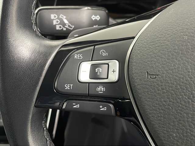 フォルクスワーゲン ゴルフ トゥーラン TDI ハイライン 埼玉県 2020(令2)年 4.4万km ピュアホワイト 純正ナビ/　AM/FM/CD/DVD/BT/フルセグTV/バックカメラ/レーダークルーズコントロール/ETC2.0/シートヒーター/電動リアゲート/ブレードホールド/電子パーキング/衝突軽減システム/レーンキープアシスト/パドルシフト/コーナーセンサー/LEDヘッドライト/フォグランプ/純正フロアマット/純正アルミホイール/ロールサンシェード