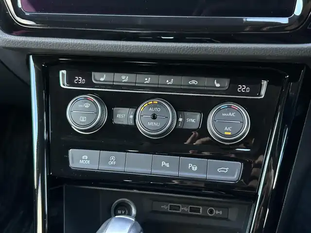 フォルクスワーゲン ゴルフ トゥーラン TDI ハイライン 茨城県 2020(令2)年 4.4万km ピュアホワイト オ-ルインSFT /ACC /DiscoverPro /TV /シートヒーター /レーンキープアシスト /ブラインドスポットモニター /バックモニター /パークディスタンス /パークアシスト /LEDヘッドライト /パワ-テ-ルゲ-ト /CarPlay /BT/USB/DVD/CD /ETC2.0 /ロールサンシェード/禁煙車