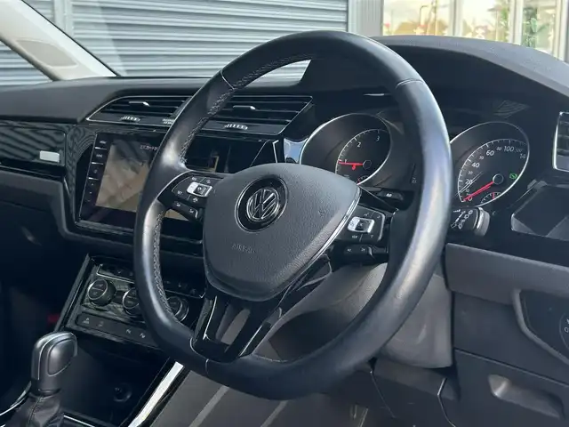フォルクスワーゲン ゴルフ トゥーラン TDI ハイライン 茨城県 2020(令2)年 4.4万km ピュアホワイト オ-ルインSFT /ACC /DiscoverPro /TV /シートヒーター /レーンキープアシスト /ブラインドスポットモニター /バックモニター /パークディスタンス /パークアシスト /LEDヘッドライト /パワ-テ-ルゲ-ト /CarPlay /BT/USB/DVD/CD /ETC2.0 /ロールサンシェード/禁煙車