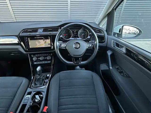 フォルクスワーゲン ゴルフ トゥーラン TDI ハイライン 茨城県 2020(令2)年 4.4万km ピュアホワイト オ-ルインSFT /ACC /DiscoverPro /TV /シートヒーター /レーンキープアシスト /ブラインドスポットモニター /バックモニター /パークディスタンス /パークアシスト /LEDヘッドライト /パワ-テ-ルゲ-ト /CarPlay /BT/USB/DVD/CD /ETC2.0 /ロールサンシェード/禁煙車