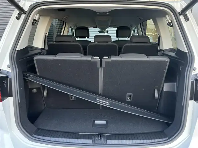 フォルクスワーゲン ゴルフ トゥーラン TDI ハイライン 茨城県 2020(令2)年 4.4万km ピュアホワイト オ-ルインSFT /ACC /DiscoverPro /TV /シートヒーター /レーンキープアシスト /ブラインドスポットモニター /バックモニター /パークディスタンス /パークアシスト /LEDヘッドライト /パワ-テ-ルゲ-ト /CarPlay /BT/USB/DVD/CD /ETC2.0 /ロールサンシェード/禁煙車