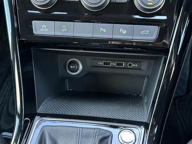 フォルクスワーゲン ゴルフ トゥーラン TDI ハイライン 茨城県 2020(令2)年 4.4万km ピュアホワイト オ-ルインSFT /ACC /DiscoverPro /TV /シートヒーター /レーンキープアシスト /ブラインドスポットモニター /バックモニター /パークディスタンス /パークアシスト /LEDヘッドライト /パワ-テ-ルゲ-ト /CarPlay /BT/USB/DVD/CD /ETC2.0 /ロールサンシェード/禁煙車