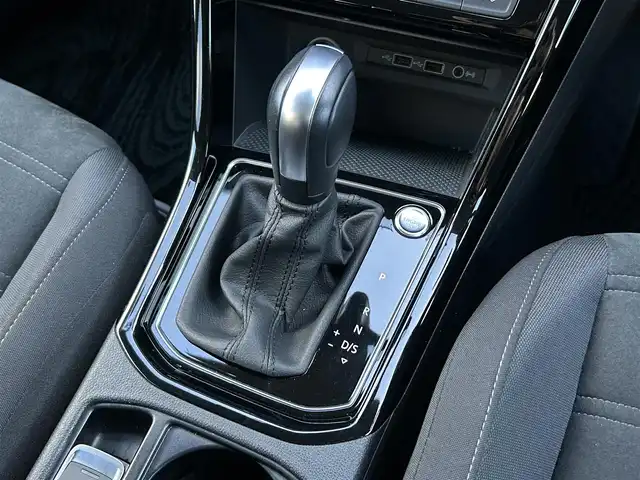 フォルクスワーゲン ゴルフ トゥーラン TDI ハイライン 茨城県 2020(令2)年 4.4万km ピュアホワイト オ-ルインSFT /ACC /DiscoverPro /TV /シートヒーター /レーンキープアシスト /ブラインドスポットモニター /バックモニター /パークディスタンス /パークアシスト /LEDヘッドライト /パワ-テ-ルゲ-ト /CarPlay /BT/USB/DVD/CD /ETC2.0 /ロールサンシェード/禁煙車