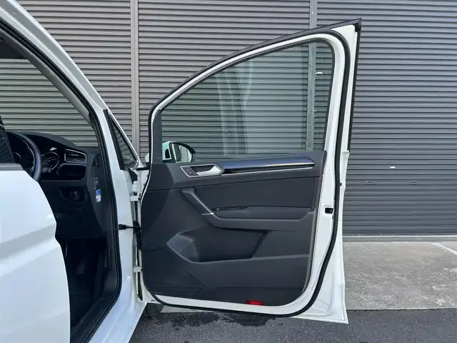 フォルクスワーゲン ゴルフ トゥーラン TDI ハイライン 茨城県 2020(令2)年 4.4万km ピュアホワイト オ-ルインSFT /ACC /DiscoverPro /TV /シートヒーター /レーンキープアシスト /ブラインドスポットモニター /バックモニター /パークディスタンス /パークアシスト /LEDヘッドライト /パワ-テ-ルゲ-ト /CarPlay /BT/USB/DVD/CD /ETC2.0 /ロールサンシェード/禁煙車