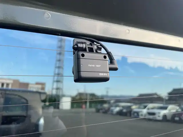 スズキ ジムニー XC 熊本県 2022(令4)年 1.3万km ジャングルグリーン 純正SDナビDTV/・CD/DVD/BT/USB/SD/フルセグ/バックカメラ/ショウワガレージ製クラシックシートカバー/リフトアップ/ETC/社外オーバーフェンダー/ジオランダーホワイトレタータイヤ/社外１６インチAW（ブラックムーンホイール）/LEDライト/LEDフォグ/シートヒーター/クルーズコントロール/スズキセーフティサポート/スマートキー/保証書・取説あり