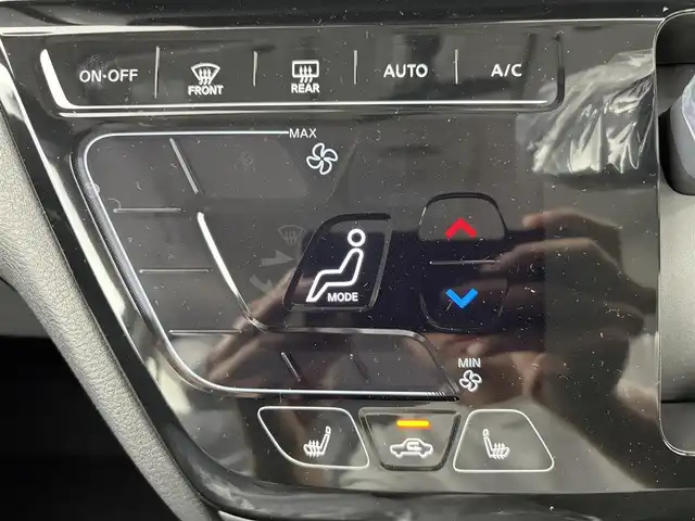 三菱 デリカミニ T プレミアム 愛知県 2025(令7)年 0.1千km アイボリー 届出済未使用車/4WD/ターボ/e-Assist/・衝突軽減ブレーキシステム/・車線逸脱警報システム/・オートマチックハイビーム/・ふらつき警報/マイパイロット/・レーダークルーズコントロール/・車線維持支援システム/純正9インチディスプレイオーディオ/マルチアラウンドモニター/革巻きステアリング/ステアリングリモコン/ステアリングヒーター/ハーフレザーシート/シートヒーター/両側パワースライドドア/純正LEDヘッドライト/フォグランプ/純正15インチアルミホイール/取扱説明書/保証書/スペアキー