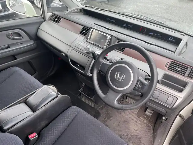 ホンダ ステップワゴン 24Z 千葉県 2006(平18)年 4.7万km 白 HDDナビ　（ワンセグTV、FMAMラジオ、CD）/パドルシフト/純正エアロ　（フロント、リア、サイド）/純正フロアマット/サンバイザー/ETC/電動格納ミラー/ウィンカーミラー