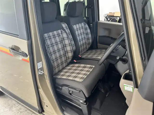 ホンダ Ｎ ＢＯＸ JOY 宮城県 2024(令6)年 0.7万km ベージュⅡ ホンダセンシング/・衝突軽減ブレーキ/・先行者発進お知らせ機能/・路外逸脱抑制機能/・標識認識機能/・渋滞追従機能付きアダプティブクルーズコントロール/・オートハイビーム/・誤発進抑制機能/・パーキングセンサーシステム/オートブレーキホールド/電子パーキング/プッシュスタート/シートヒーター（運転席/助手席）/LEDヘッドライト/オートライト