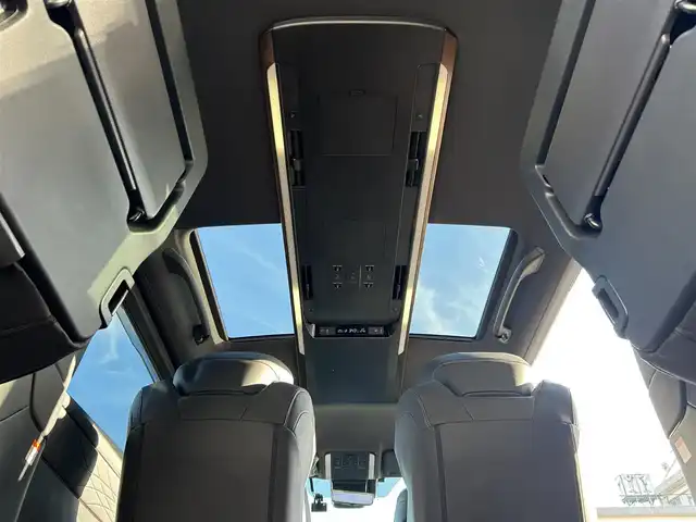 トヨタ アルファード Z 富山県 2023(令5)年 5万km ブラック 純正ディスプレイオーディオプラス/Bluetooth/フルセグTV/パノラミックビューモニター/左右独立ムーンルーフ/レーダークルーズコントロール/両側パワースライドドア/トヨタセーフティーセンス/ブラインドスポットモニター/3眼LEDヘッドライト/パワーバックドア/パワーシート/メモリーシ－ト/ステアリングヒーター/置くだけ充電/ビルトイン2.0ETC/オートハイビーム/オートライト/ドライブレコーダー